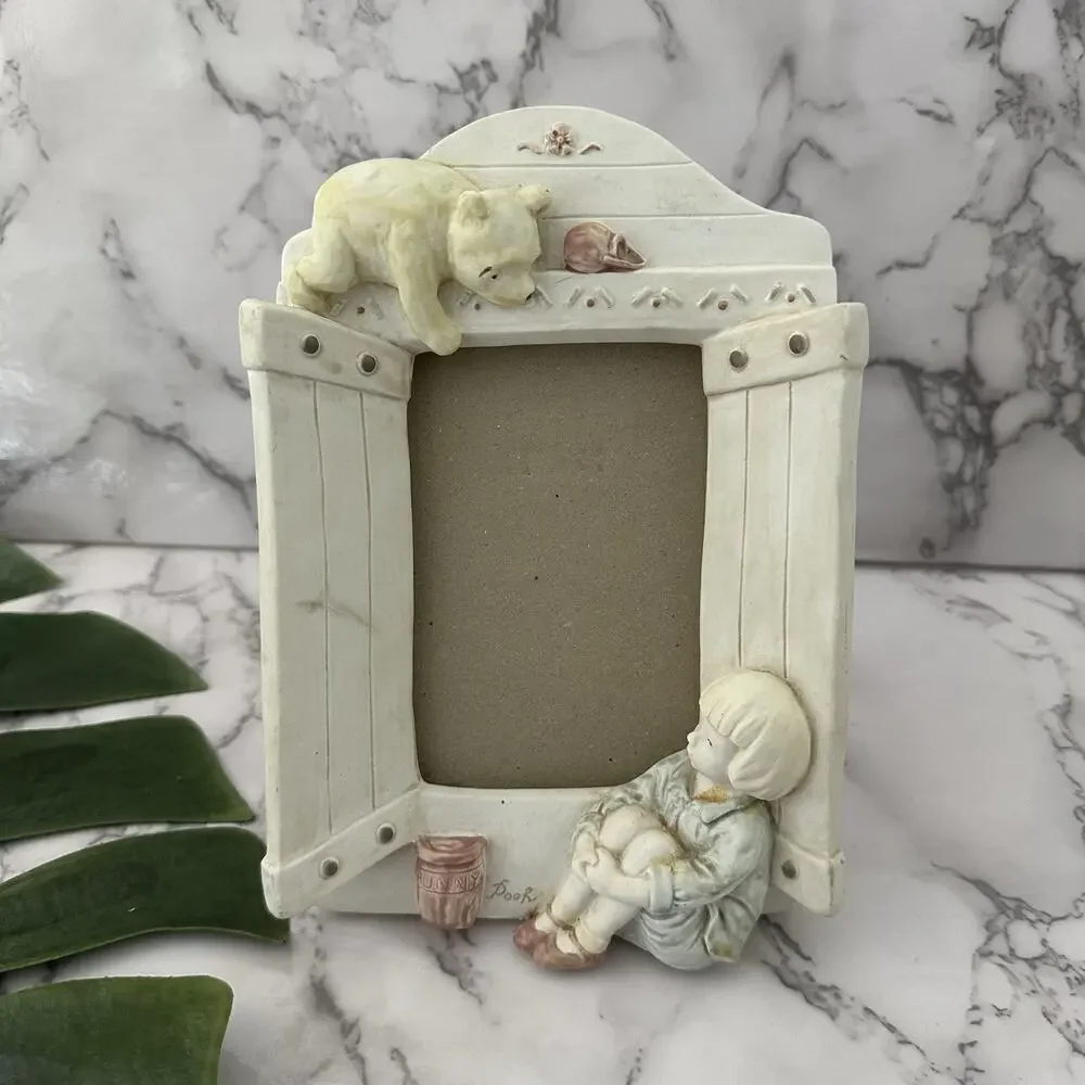 Disney Charpente Vintage Classic Winnie The Pooh Picture Frame Pastel White